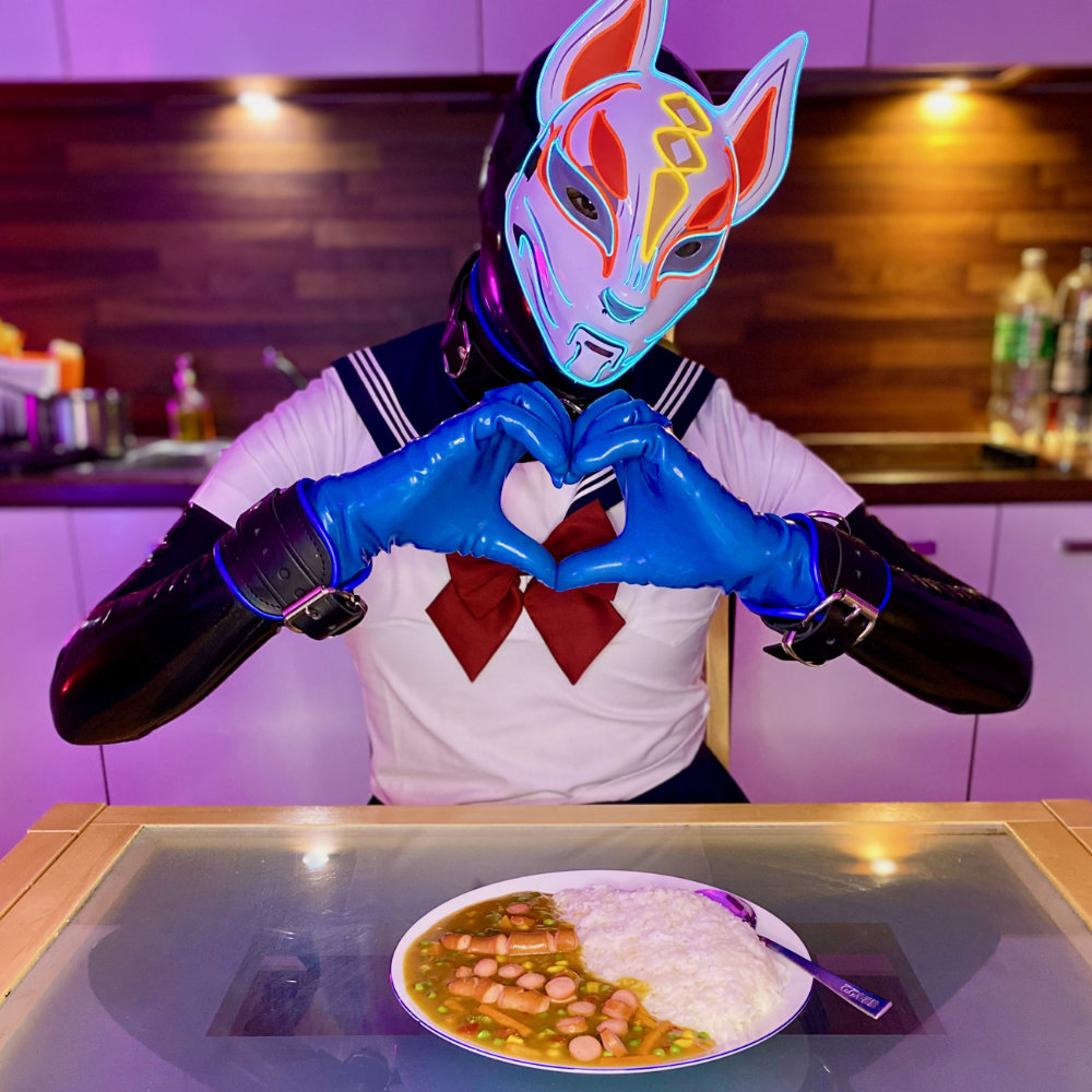 #LatexSeries - Stuck At Home - In The Kitchen